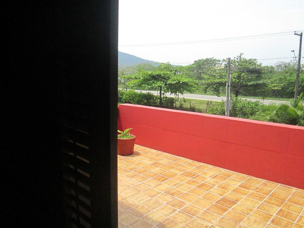 Ubatuba Surf Hostel, Apenas A 60 Metros Da Praia Da Lagoinha! Kamer foto